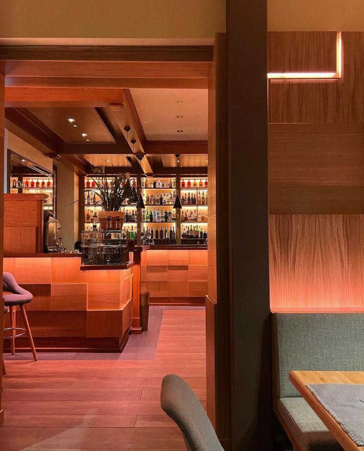 Moderno Hotel Serina (Lombardy)