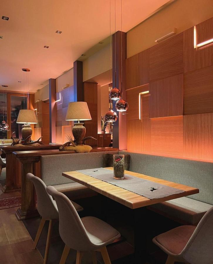 Moderno E Mori Hotel Serina (Lombardy)