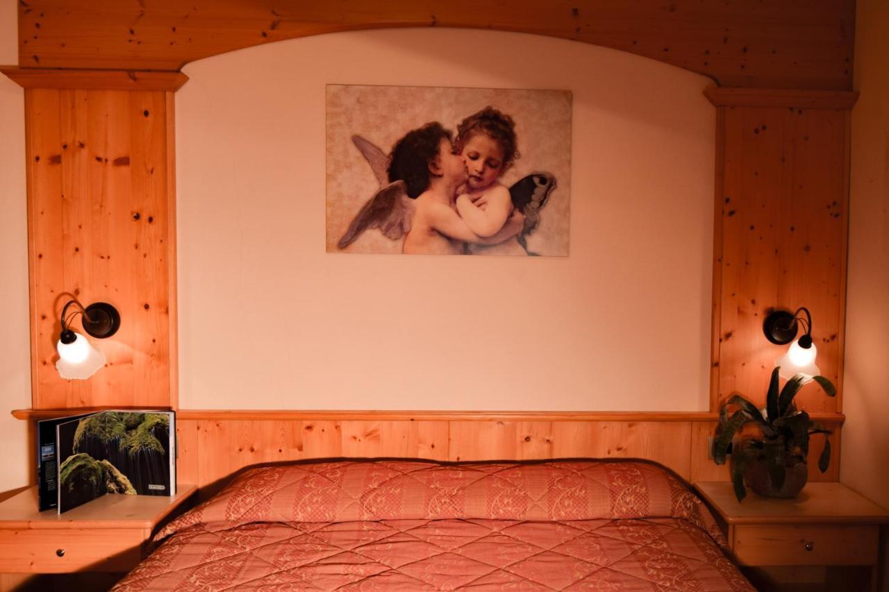 Hotel Moderno E Mori Serina (Lombardy)